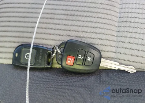 2015 Toyota Rav4 Xle из США, поврежденный, VIN 2T3RFREV3FW306077